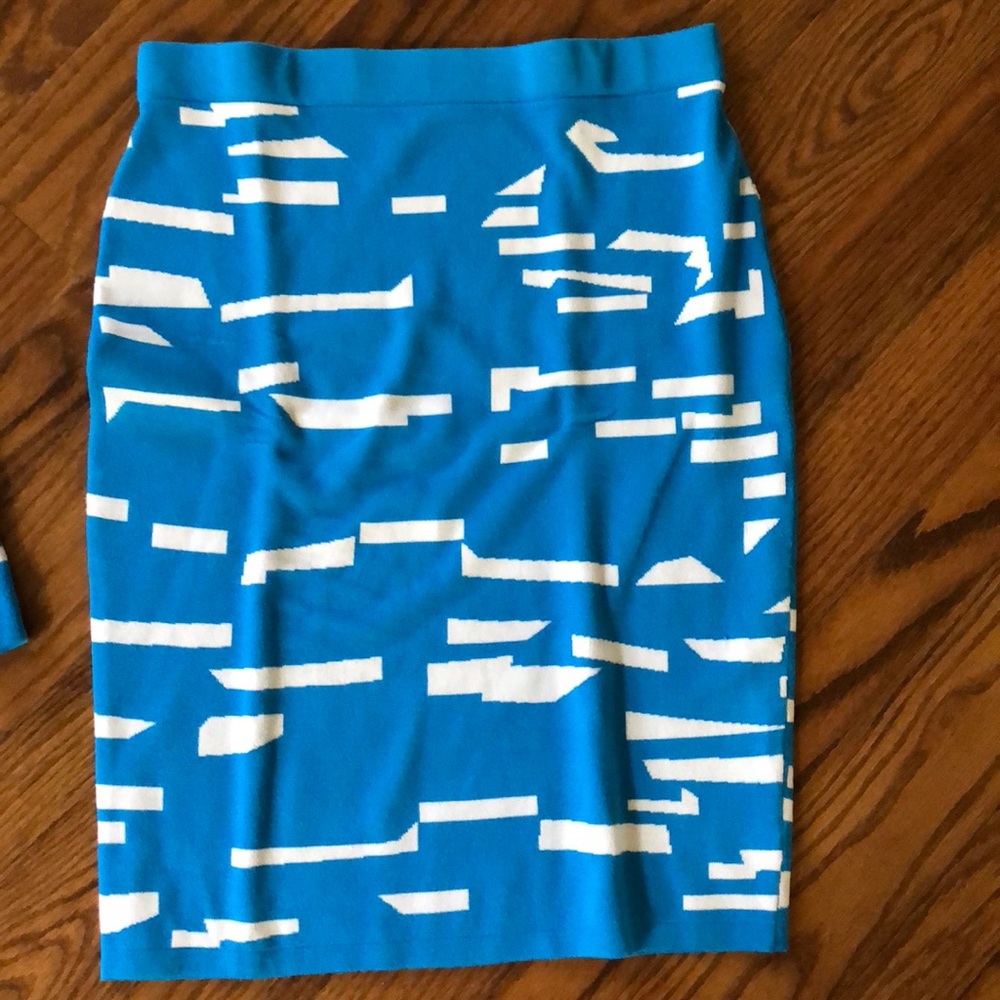 Clothing - Picture 3 of 3